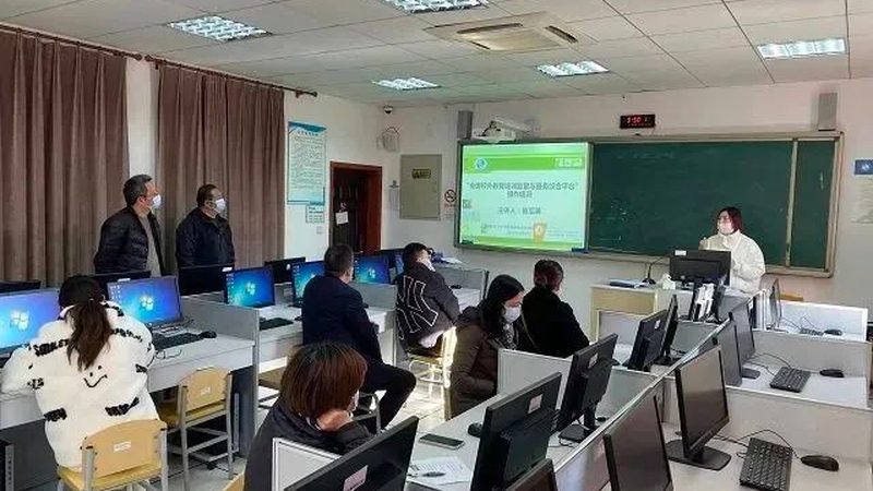 焊工短期培训的费用主要包括以下几个方面：